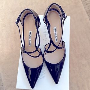 Manolo Blahnik size 8 (EU 38 1/2). Style: umice 90 black patent leather